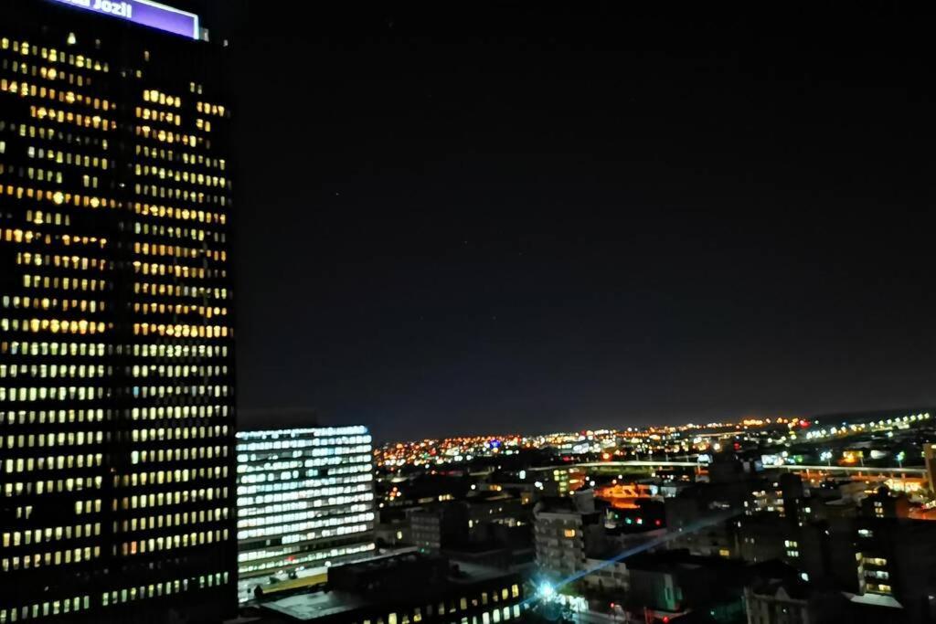 1507-Amazing Views & Unique Joburg Cbd Luxury Διαμέρισμα Γιοχάνεσμπουργκ Εξωτερικό φωτογραφία