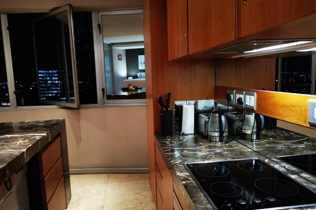 1507-Amazing Views & Unique Joburg Cbd Luxury Διαμέρισμα Γιοχάνεσμπουργκ Εξωτερικό φωτογραφία
