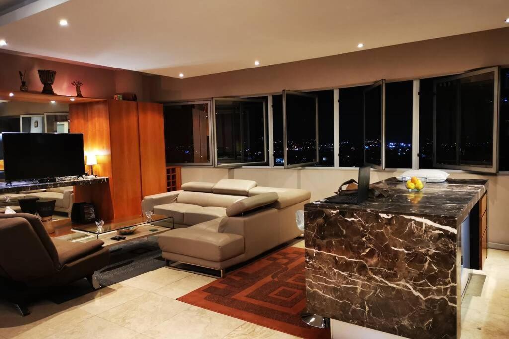1507-Amazing Views & Unique Joburg Cbd Luxury Διαμέρισμα Γιοχάνεσμπουργκ Εξωτερικό φωτογραφία