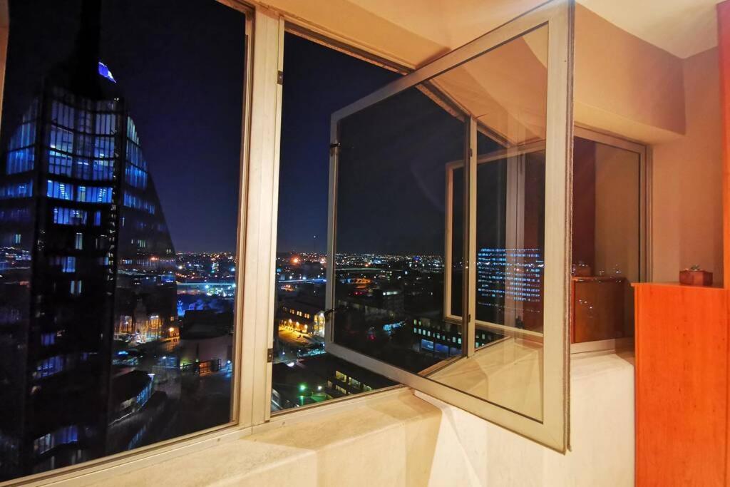 1507-Amazing Views & Unique Joburg Cbd Luxury Διαμέρισμα Γιοχάνεσμπουργκ Εξωτερικό φωτογραφία