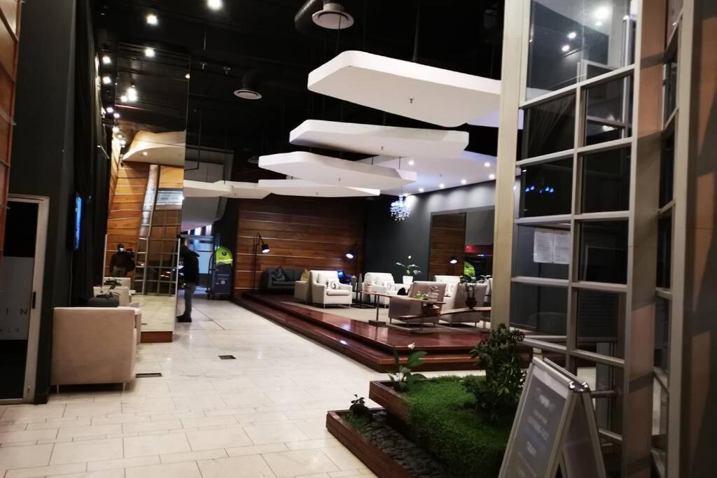 1507-Amazing Views & Unique Joburg Cbd Luxury Διαμέρισμα Γιοχάνεσμπουργκ Εξωτερικό φωτογραφία