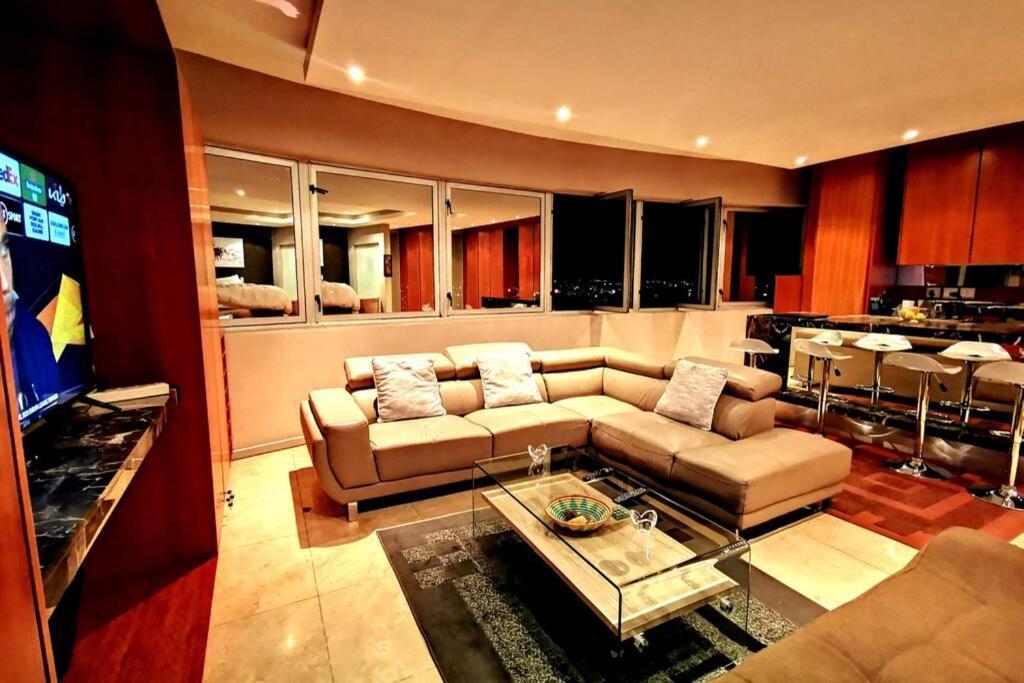 1507-Amazing Views & Unique Joburg Cbd Luxury Διαμέρισμα Γιοχάνεσμπουργκ Εξωτερικό φωτογραφία